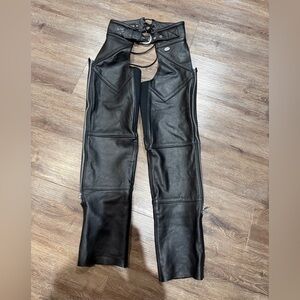 Harley Davidson Women’s XS Black Leather Chaps outside zip Made In USA